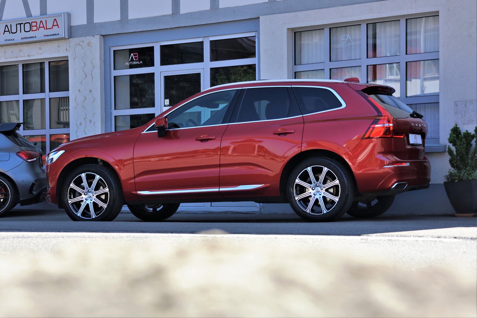 VOLVO XC60 T5 AWD Inscription Geartronic (CH) + 2.4T AHK, Petrol, Second hand / Used, Automatic - 5