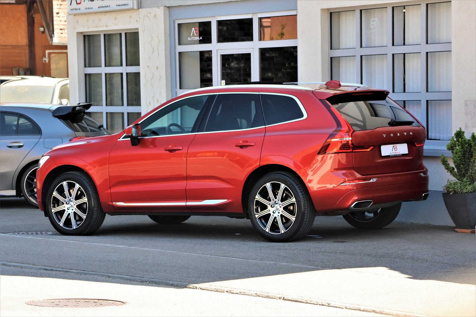 VOLVO XC60 T5 AWD Inscription Geartronic (CH) + 2.4T AHK, Petrol, Second hand / Used, Automatic - 6