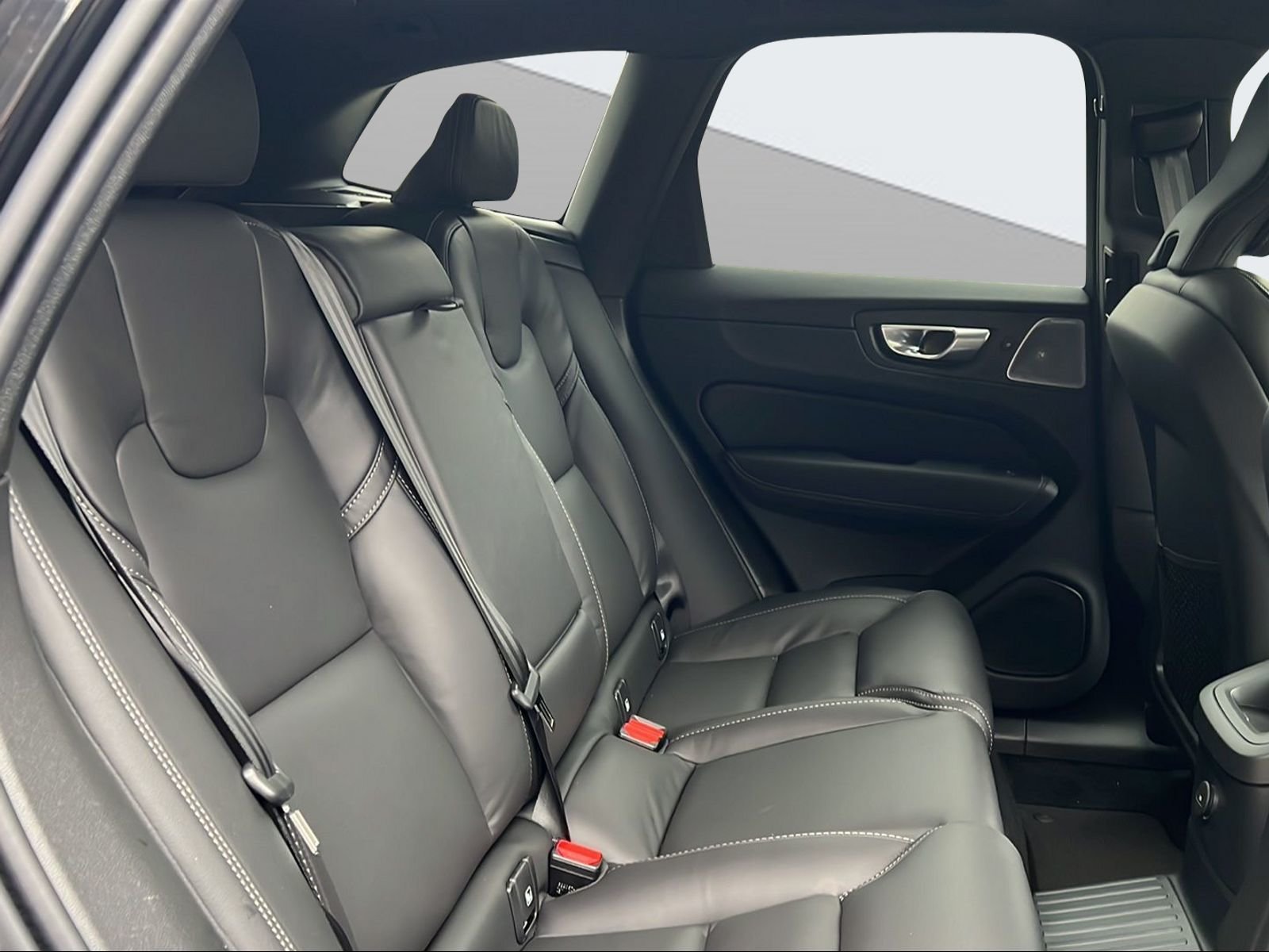 VOLVO XC60 T8 eAWD PluginHybrid Black Edition Geartronic, Hybride Rechargeable Essence/Électricité, Occasion / Utilisé, Automatique - 6