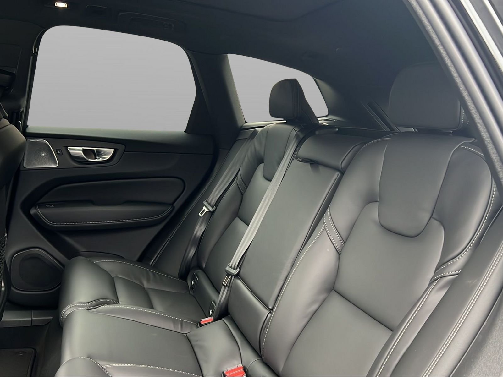 VOLVO XC60 T8 eAWD PluginHybrid Black Edition Geartronic, Hybride Rechargeable Essence/Électricité, Occasion / Utilisé, Automatique - 7