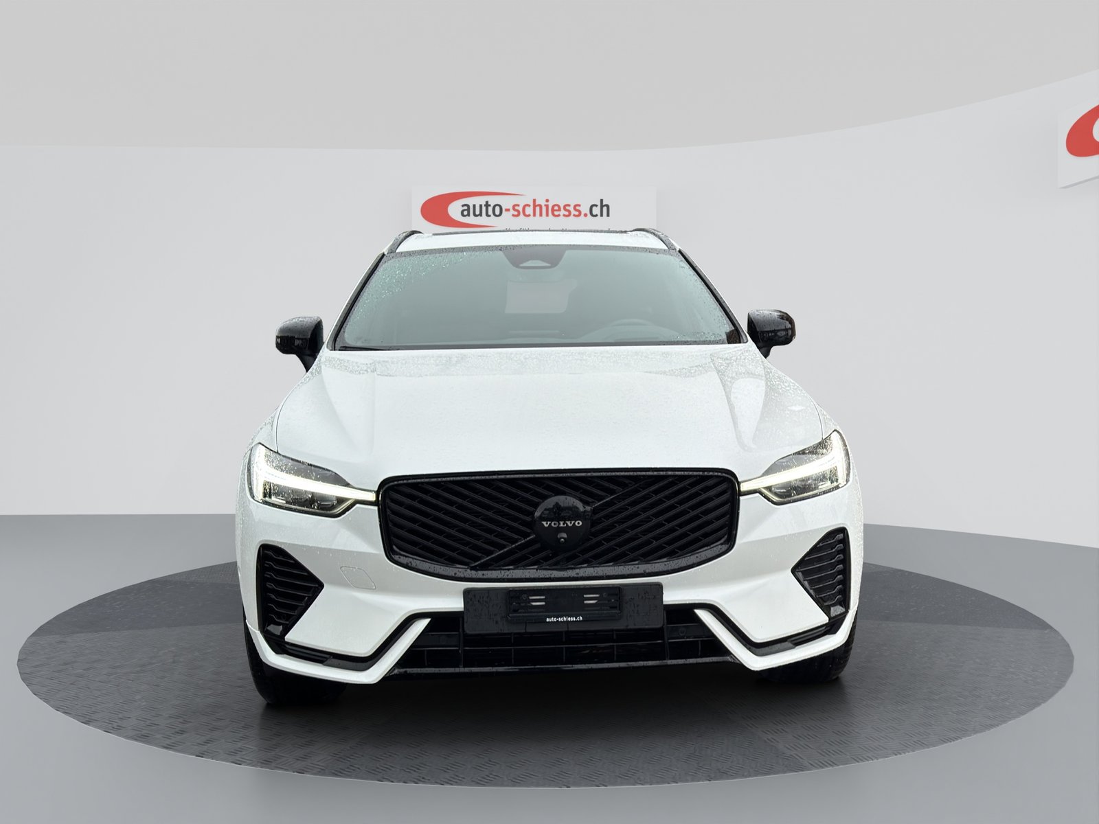 VOLVO XC60 B5 Benzin Mild Hybrid AWD Plus Black Edition Gear, Mild-Hybrid Petrol/Electric, Second hand / Used, Automatic - 2