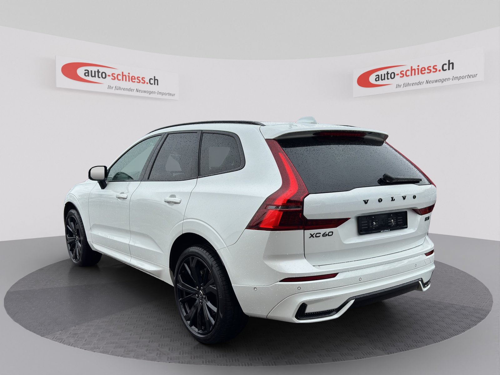 VOLVO XC60 B5 Benzin Mild Hybrid AWD Plus Black Edition Gear, Mild-Hybrid Petrol/Electric, Second hand / Used, Automatic - 3
