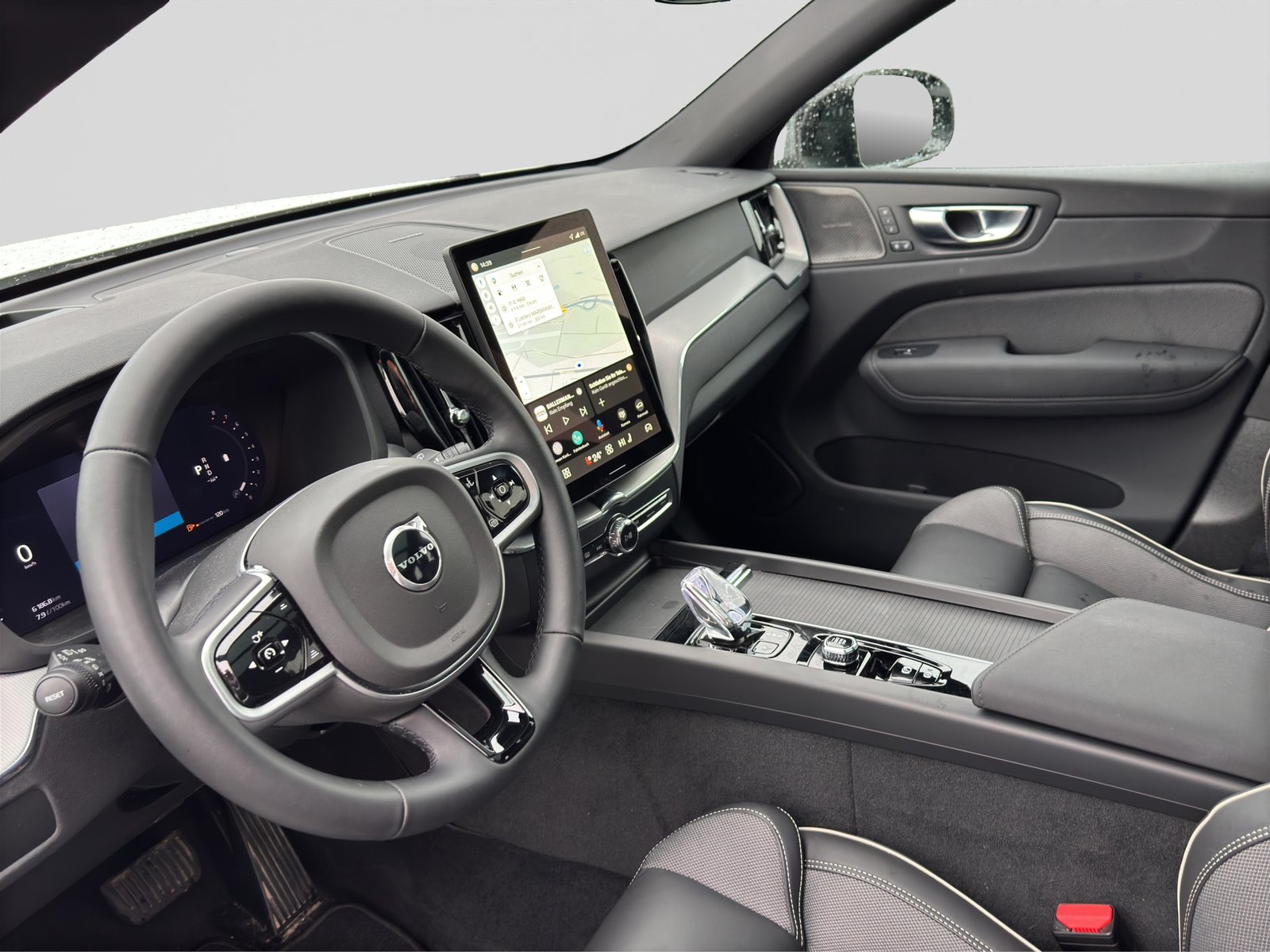 VOLVO XC60 B5 Benzin Mild Hybrid AWD Plus Black Edition Gear, Mild-Hybrid Petrol/Electric, Second hand / Used, Automatic - 7