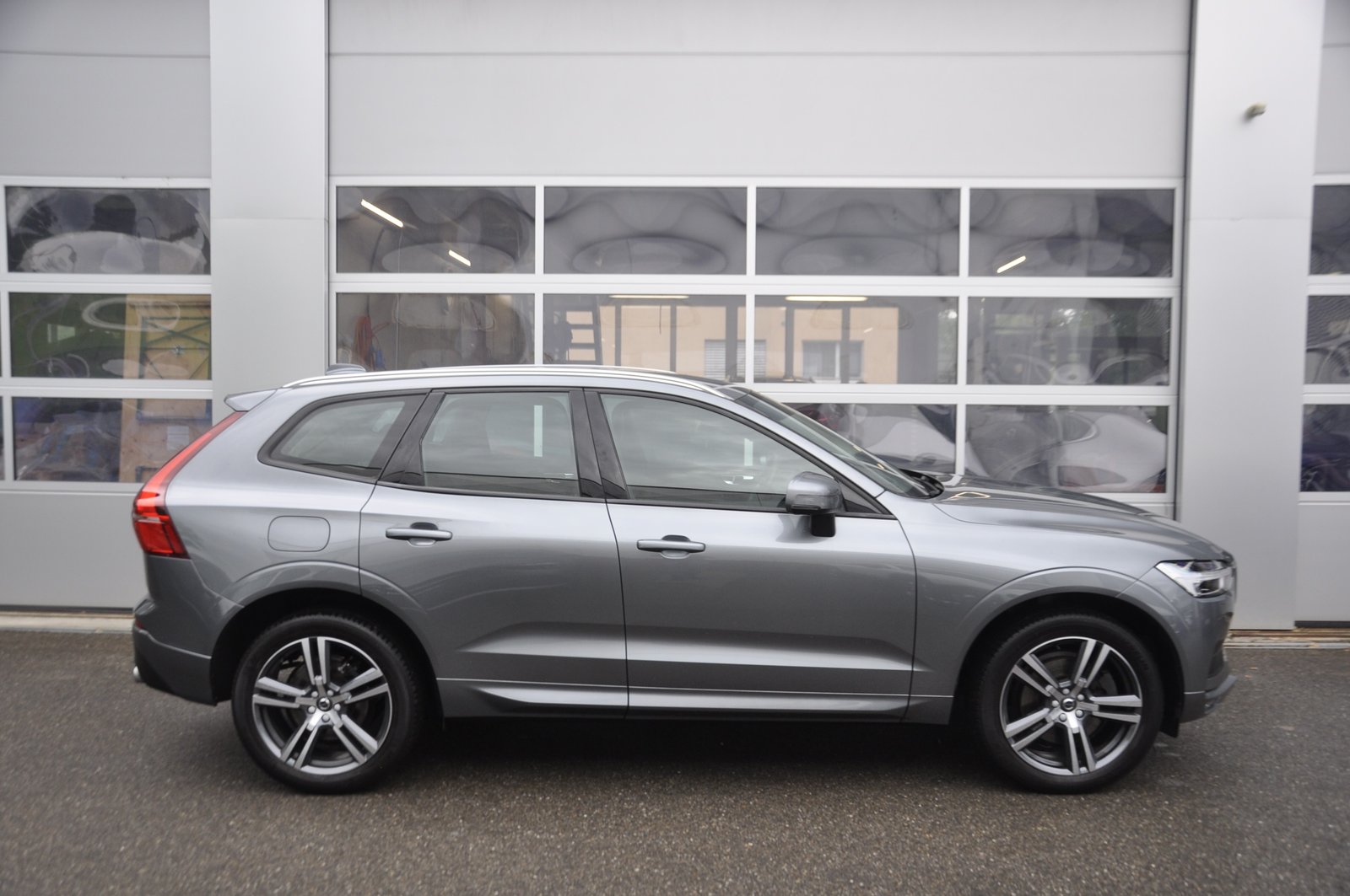 VOLVO XC60 D4 AWD Momentum Geartronic, Diesel, Second hand / Used, Automatic - 3