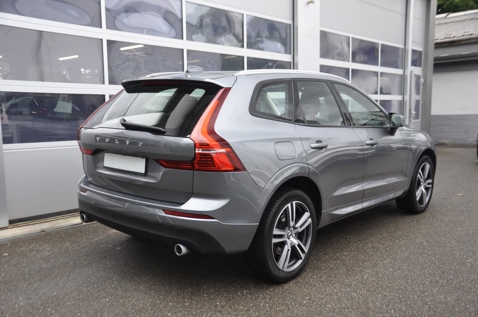 VOLVO XC60 D4 AWD Momentum Geartronic, Diesel, Second hand / Used, Automatic - 4