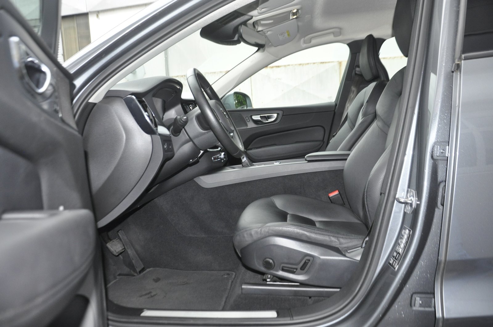 VOLVO XC60 D4 AWD Momentum Geartronic, Diesel, Second hand / Used, Automatic - 5