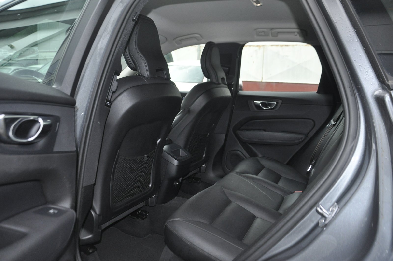 VOLVO XC60 D4 AWD Momentum Geartronic, Diesel, Second hand / Used, Automatic - 7