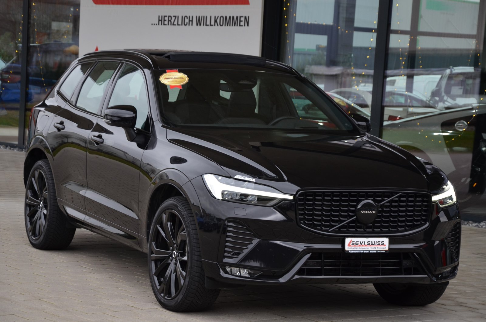 VOLVO XC60 B5 Benzin Mild Hybrid AWD Ultra Dark Geartronic*A