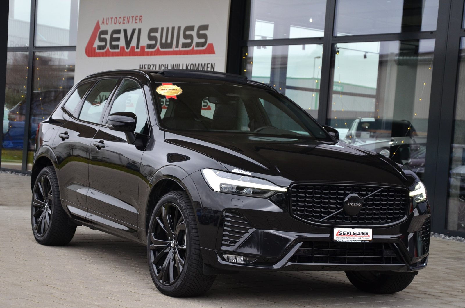 VOLVO XC60 B5 Benzin Mild Hybrid AWD Ultra Dark Geartronic*A, Mild-Hybrid Benzin/Elektro, Occasion / Gebraucht, Automatik - 2