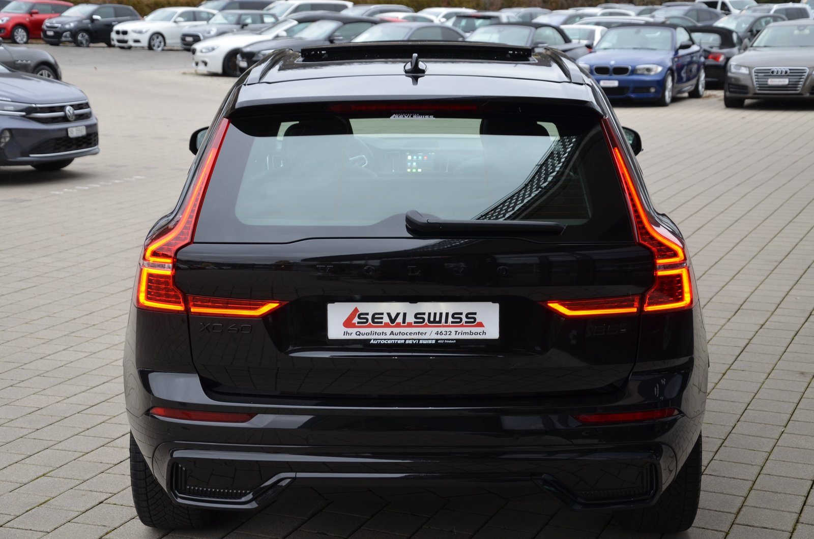 VOLVO XC60 B5 Benzin Mild Hybrid AWD Ultra Dark Geartronic*A, Mild-Hybrid Benzin/Elektro, Occasion / Gebraucht, Automatik - 6