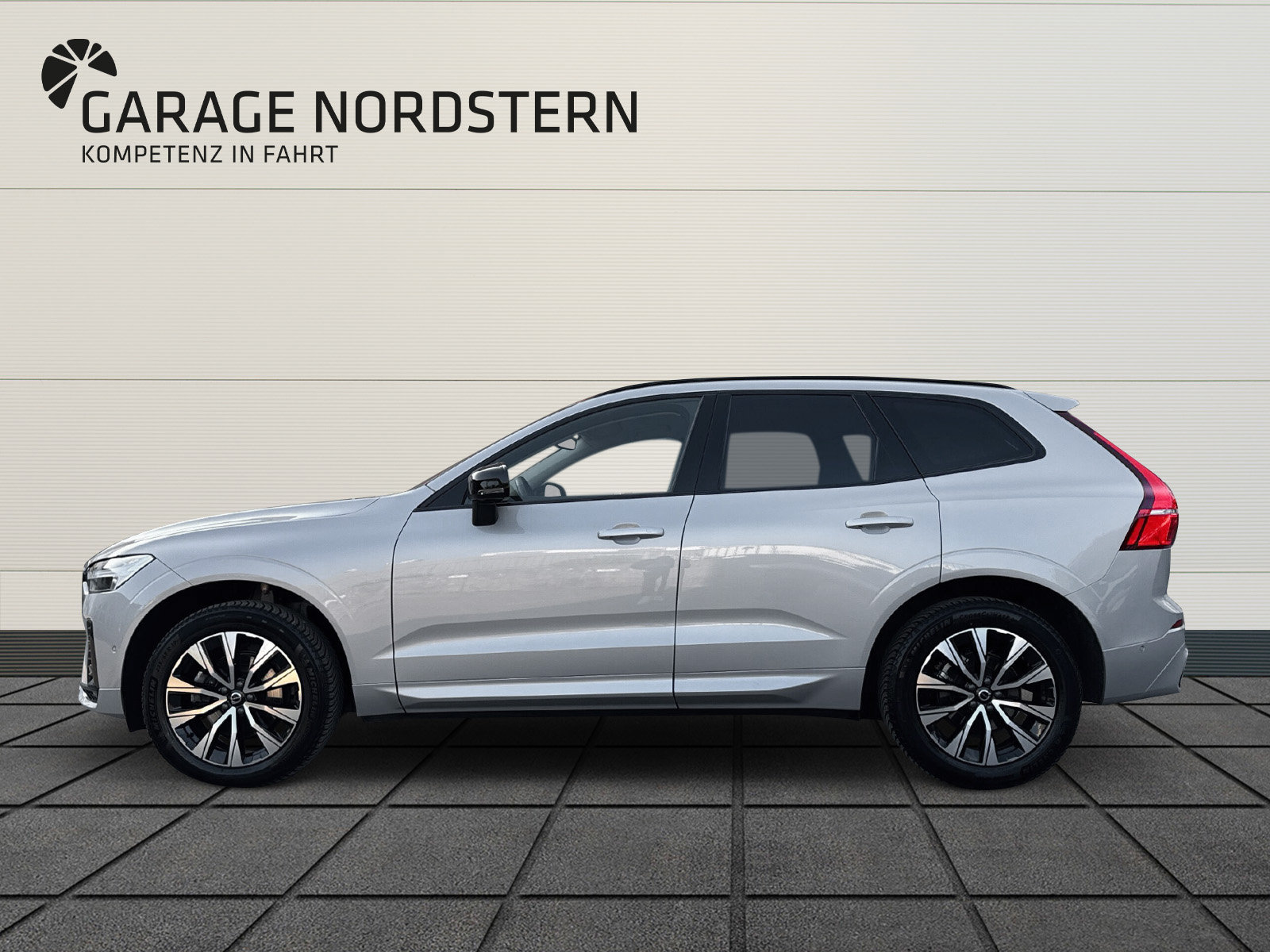 VOLVO XC60 2.0 B5 MH Plus Dark AWD, Hybride Leggero Benzina/Elettrica, Occasioni / Usate, Automatico - 2