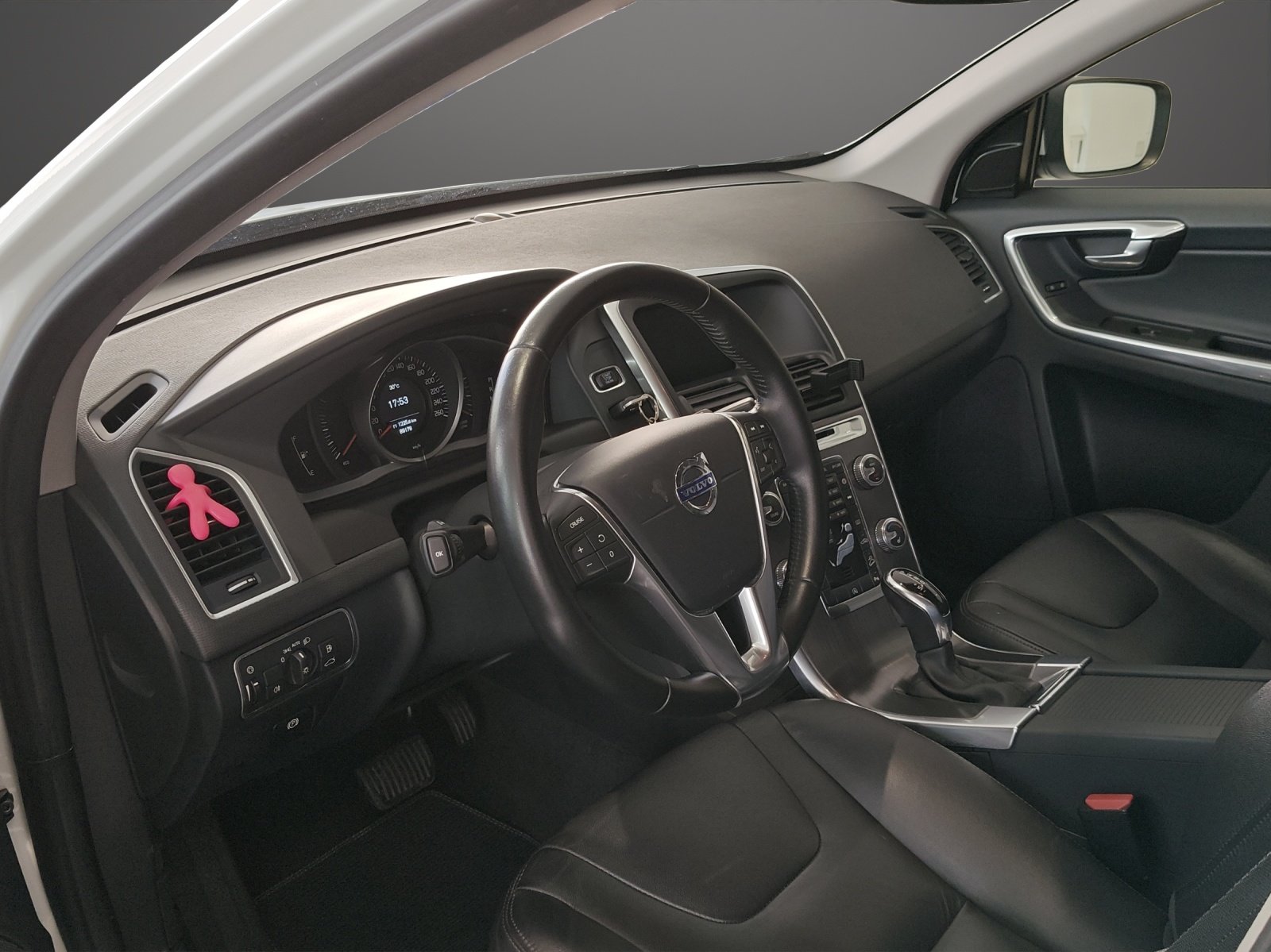 VOLVO XC60 D4 AWD Momentum Geartronic, Diesel, Occasion / Utilisé, Automatique - 7