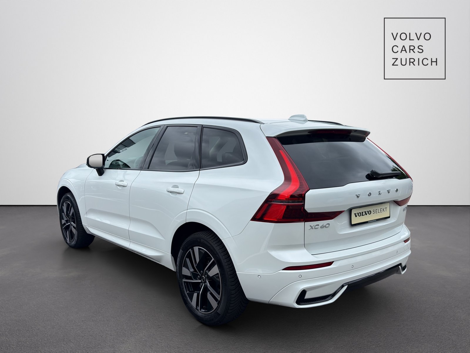 VOLVO XC60 2.0 B5 MH Plus Dark AWD, Mild-Hybrid Petrol/Electric, Second hand / Used, Automatic - 2