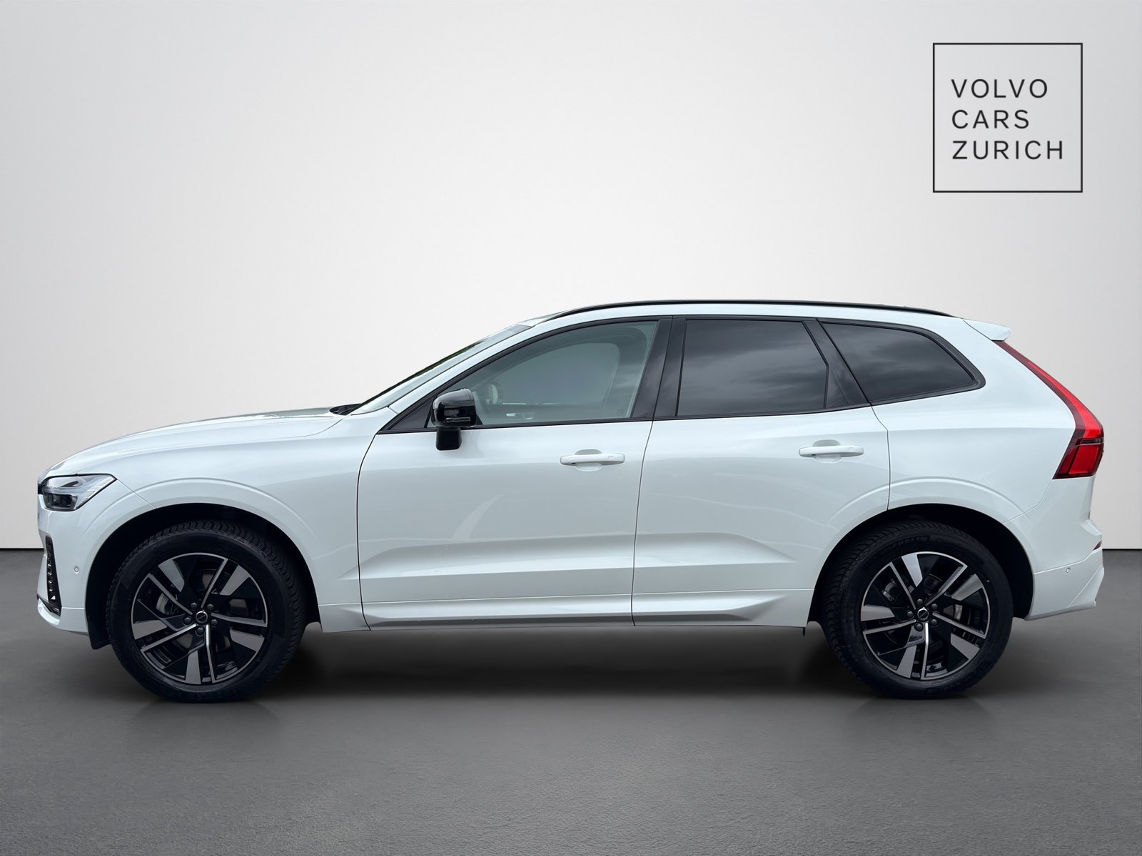 VOLVO XC60 2.0 B5 MH Plus Dark AWD, Mild-Hybrid Petrol/Electric, Second hand / Used, Automatic - 3
