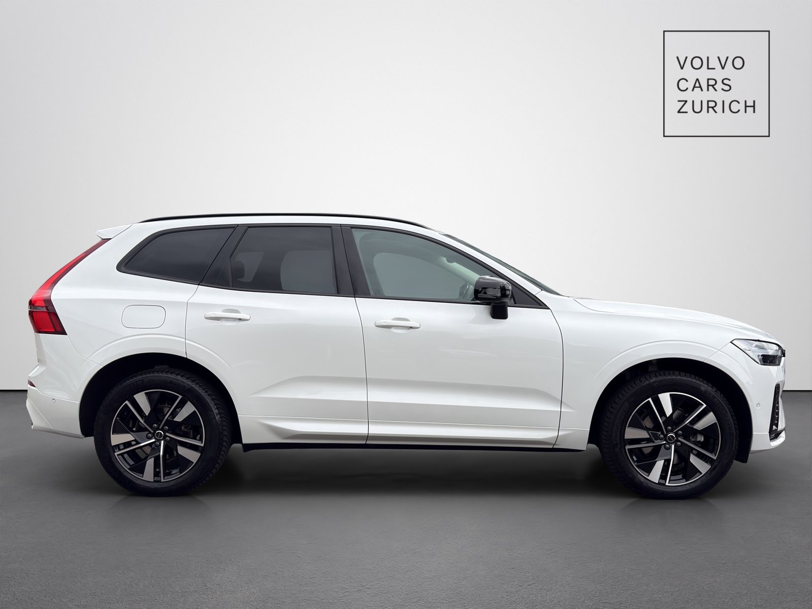 VOLVO XC60 2.0 B5 MH Plus Dark AWD, Mild-Hybrid Petrol/Electric, Second hand / Used, Automatic - 4