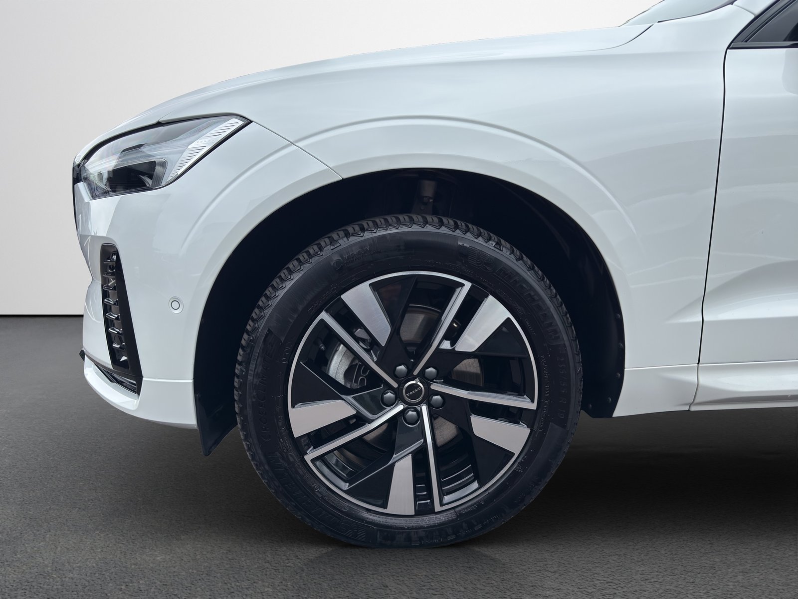 VOLVO XC60 2.0 B5 MH Plus Dark AWD, Mild-Hybrid Petrol/Electric, Second hand / Used, Automatic - 7