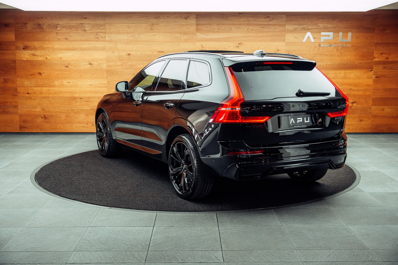 VOLVO XC60 B5 Benzin Mild Hybrid AWD Ultra Dark Geartronic, Hybride Leggero Benzina/Elettrica, Occasioni / Usate, Automatico - 3