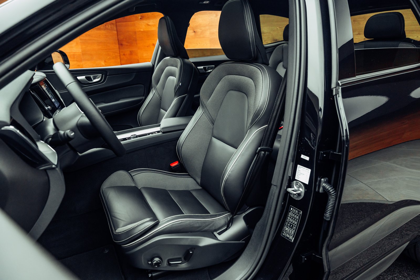 VOLVO XC60 B5 Benzin Mild Hybrid AWD Ultra Dark Geartronic, Hybride Leggero Benzina/Elettrica, Occasioni / Usate, Automatico - 7