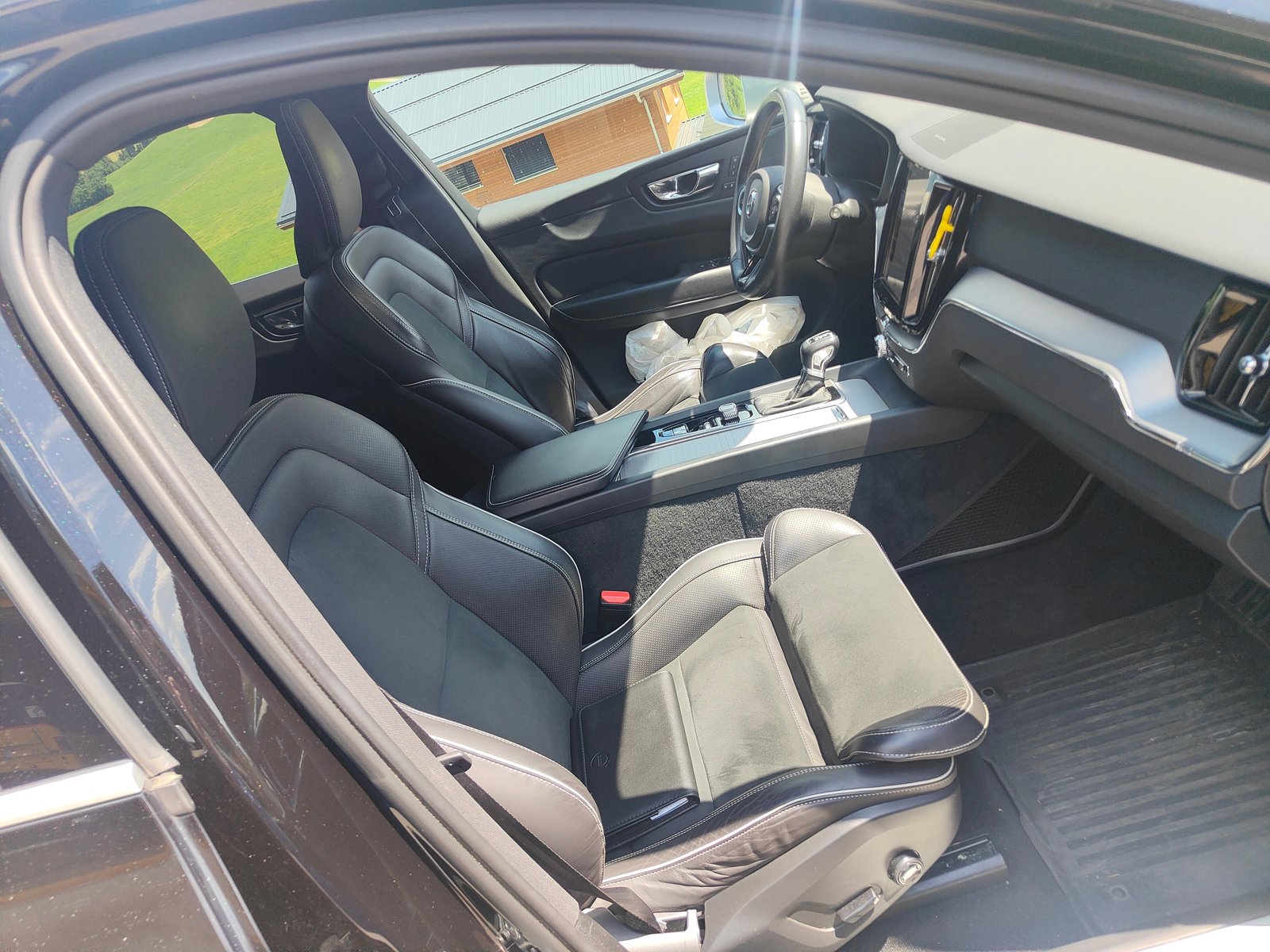 VOLVO XC60 D5 AWD R-Design Geartronic, Diesel, Occasion / Utilisé, Automatique - 7