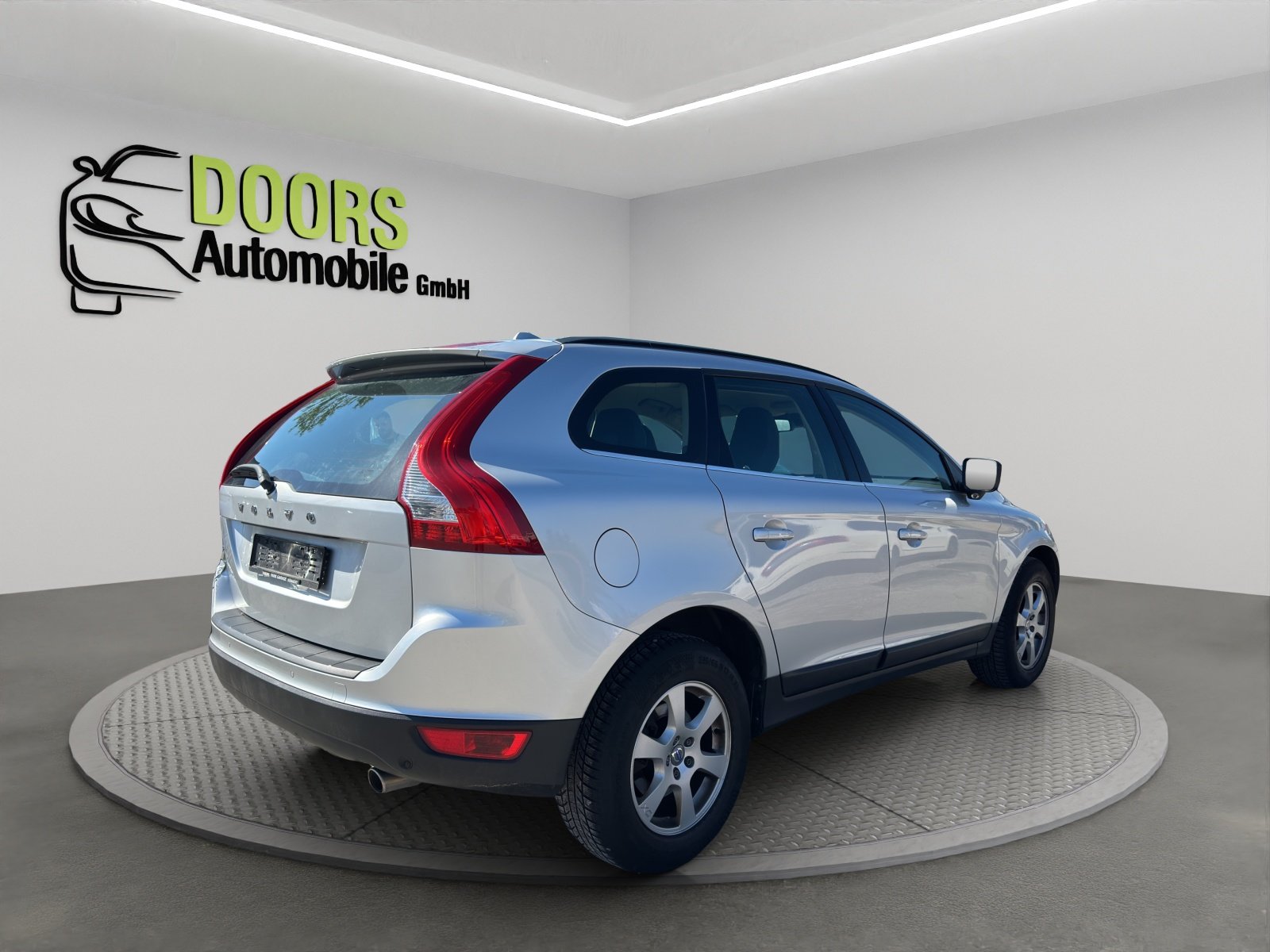 VOLVO XC60 D4 AWD Momentum Geartronic, Diesel, Second hand / Used, Automatic - 4