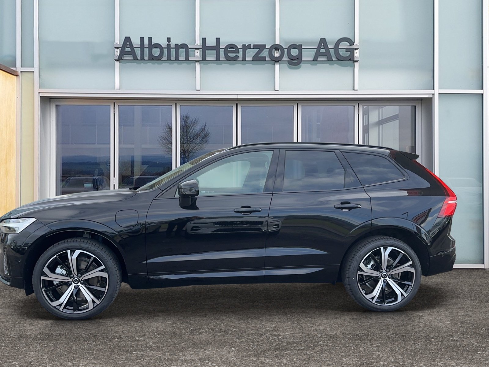 VOLVO XC60 2.0 T6 TE Ultimate Dark eAWD, Plug-in-Hybrid Benzin/Elektro, Occasion / Gebraucht, Automatik - 2