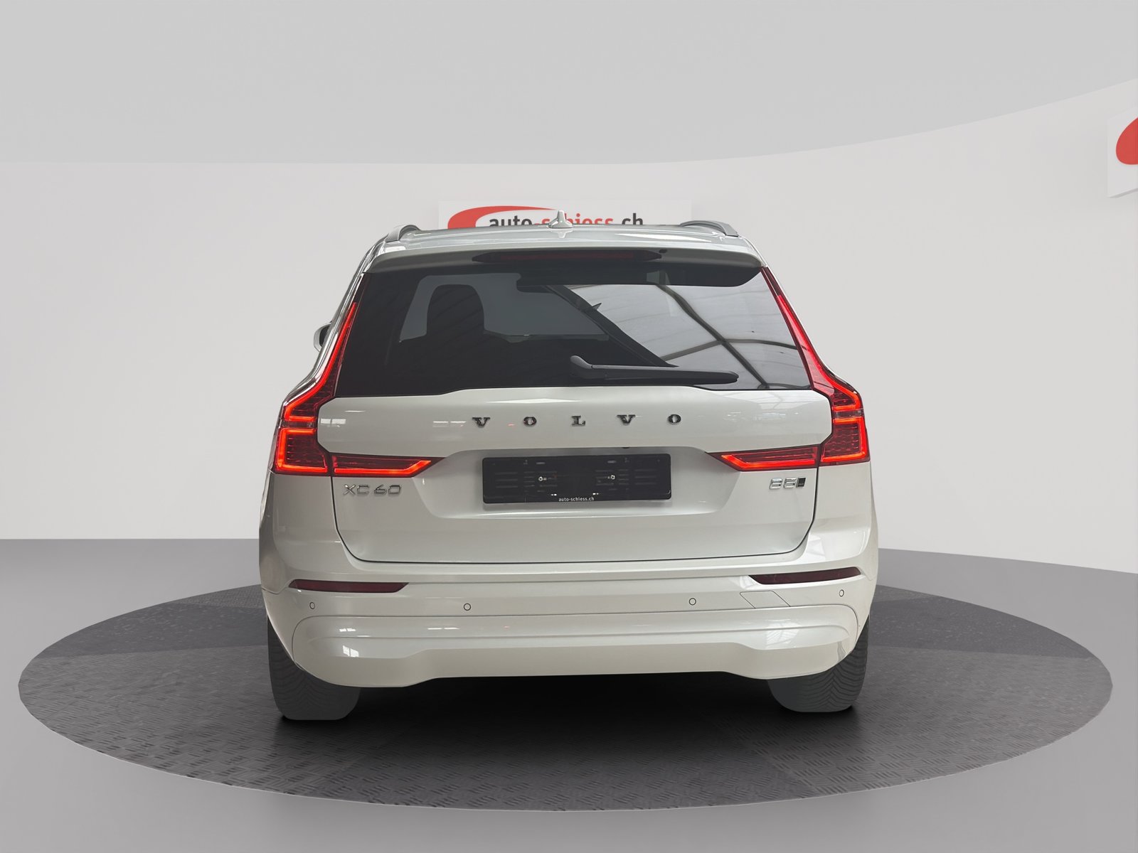 VOLVO XC60 B5 Benzin Mild Hybrid AWD Core Geartronic, Mild-Hybrid Petrol/Electric, Second hand / Used, Automatic - 4