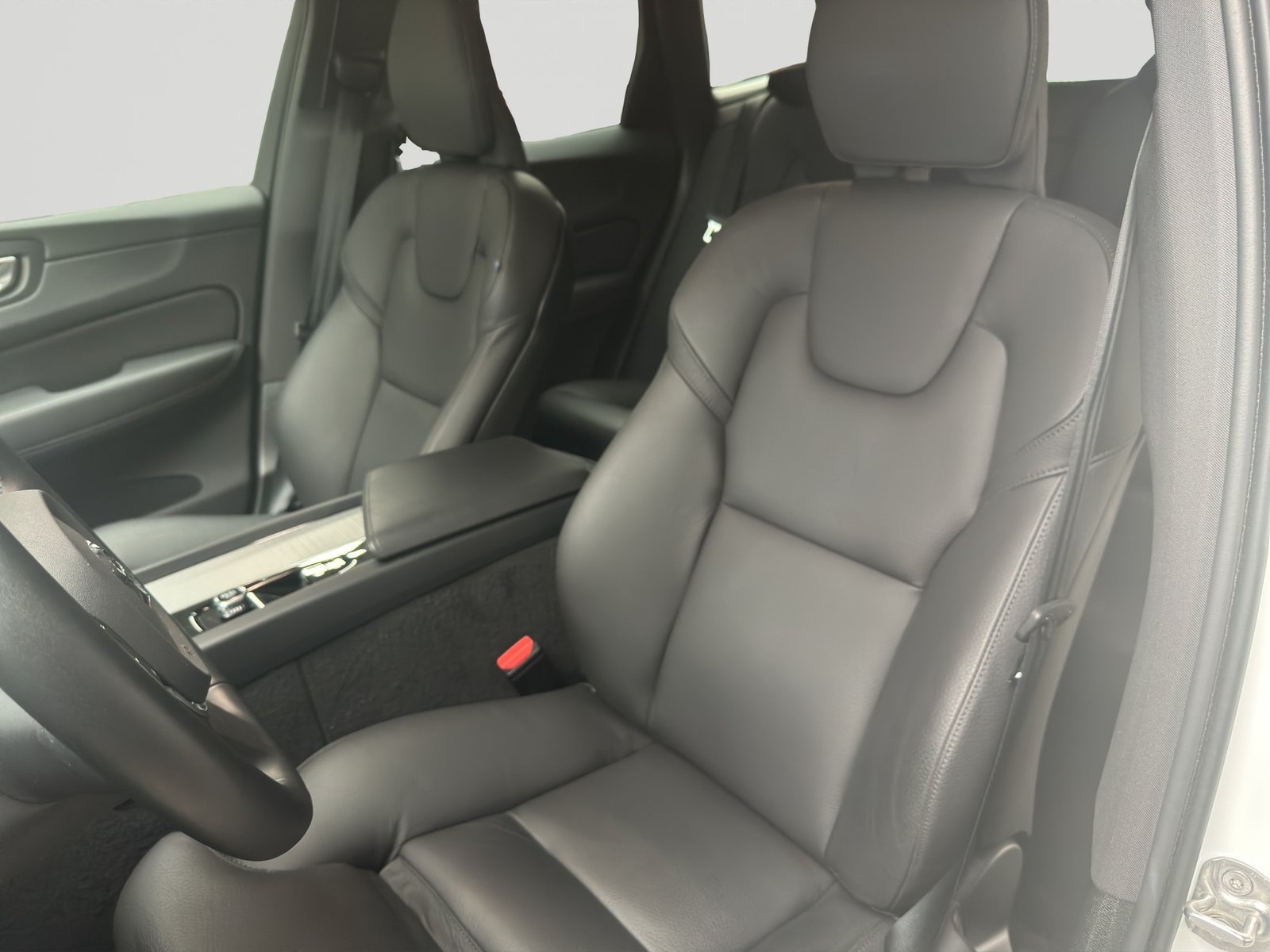 VOLVO XC60 B5 Benzin Mild Hybrid AWD Core Geartronic, Mild-Hybrid Petrol/Electric, Second hand / Used, Automatic - 6