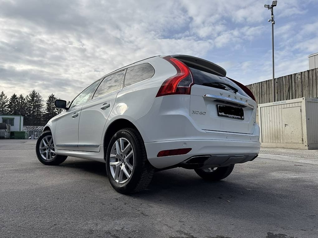 VOLVO XC60 2.0 T6 Summum AWD S/S, Benzin, Occasion / Gebraucht, Automatik - 2