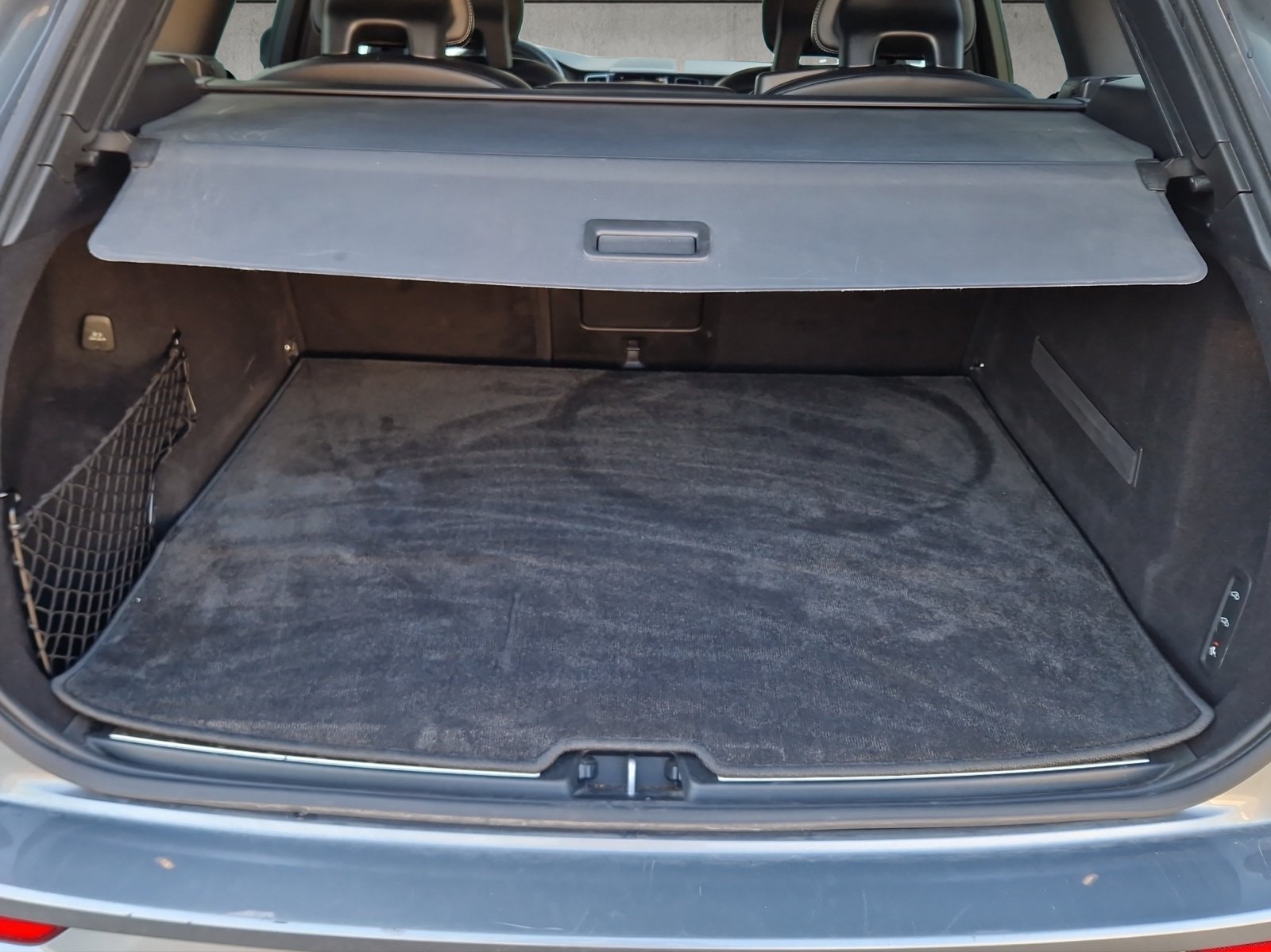 VOLVO XC60 2.0 T8 TE R-Design AWD, Hybride Rechargeable Essence/Électricité, Occasion / Utilisé, Automatique - 7