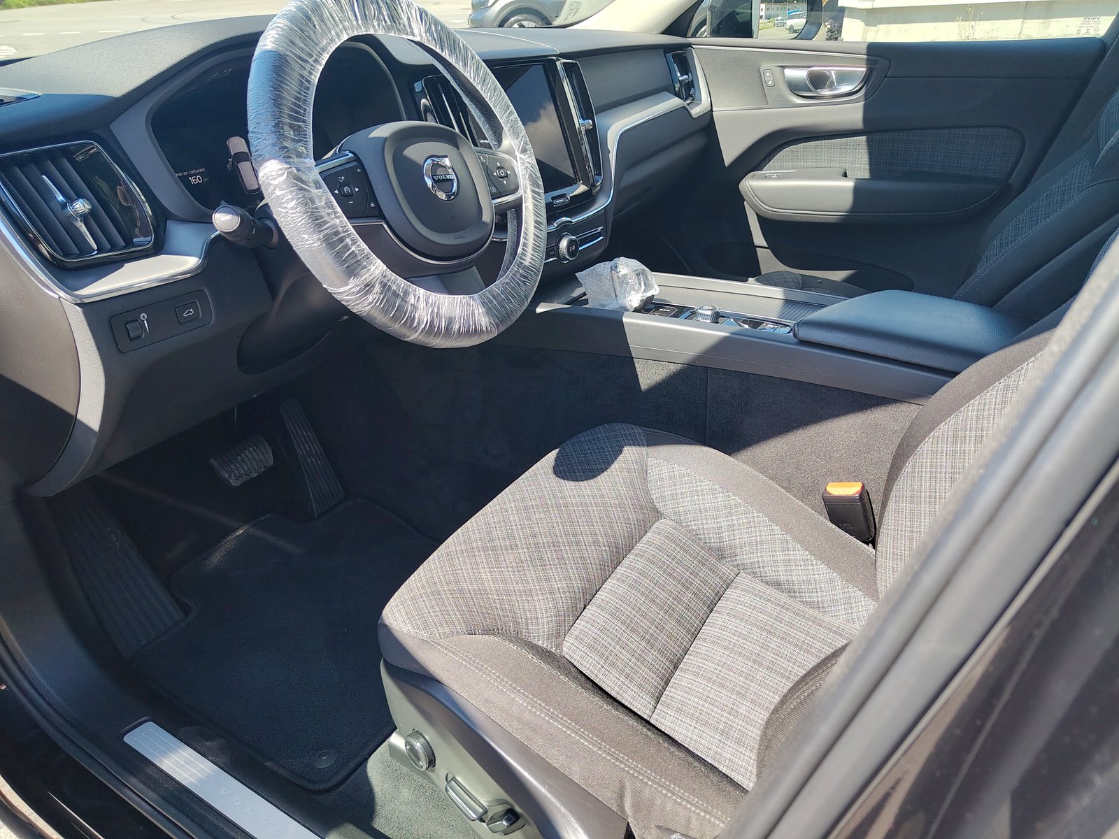VOLVO XC60 B4 Benzin Mild Hybrid Momentum Geartronic, Hybride Leggero Benzina/Elettrica, Occasioni / Usate, Automatico - 4