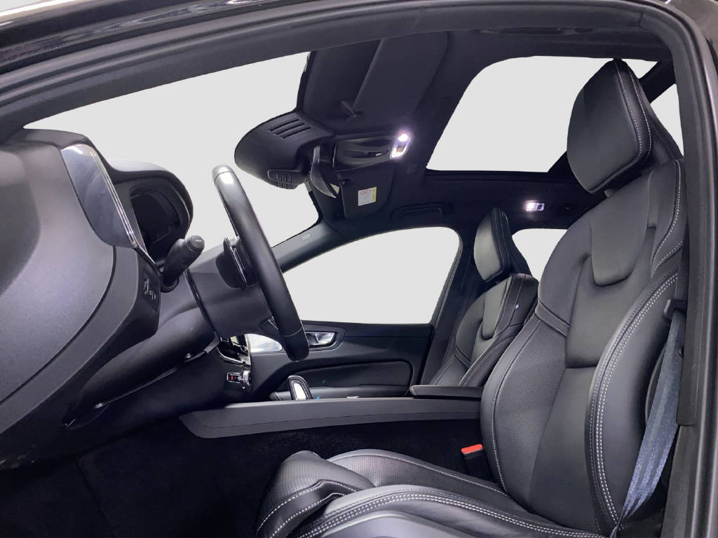 VOLVO XC60 2.0 T8 TE R-Design eAWD, Plug-in-Hybrid Petrol/Electric, Second hand / Used, Automatic - 7