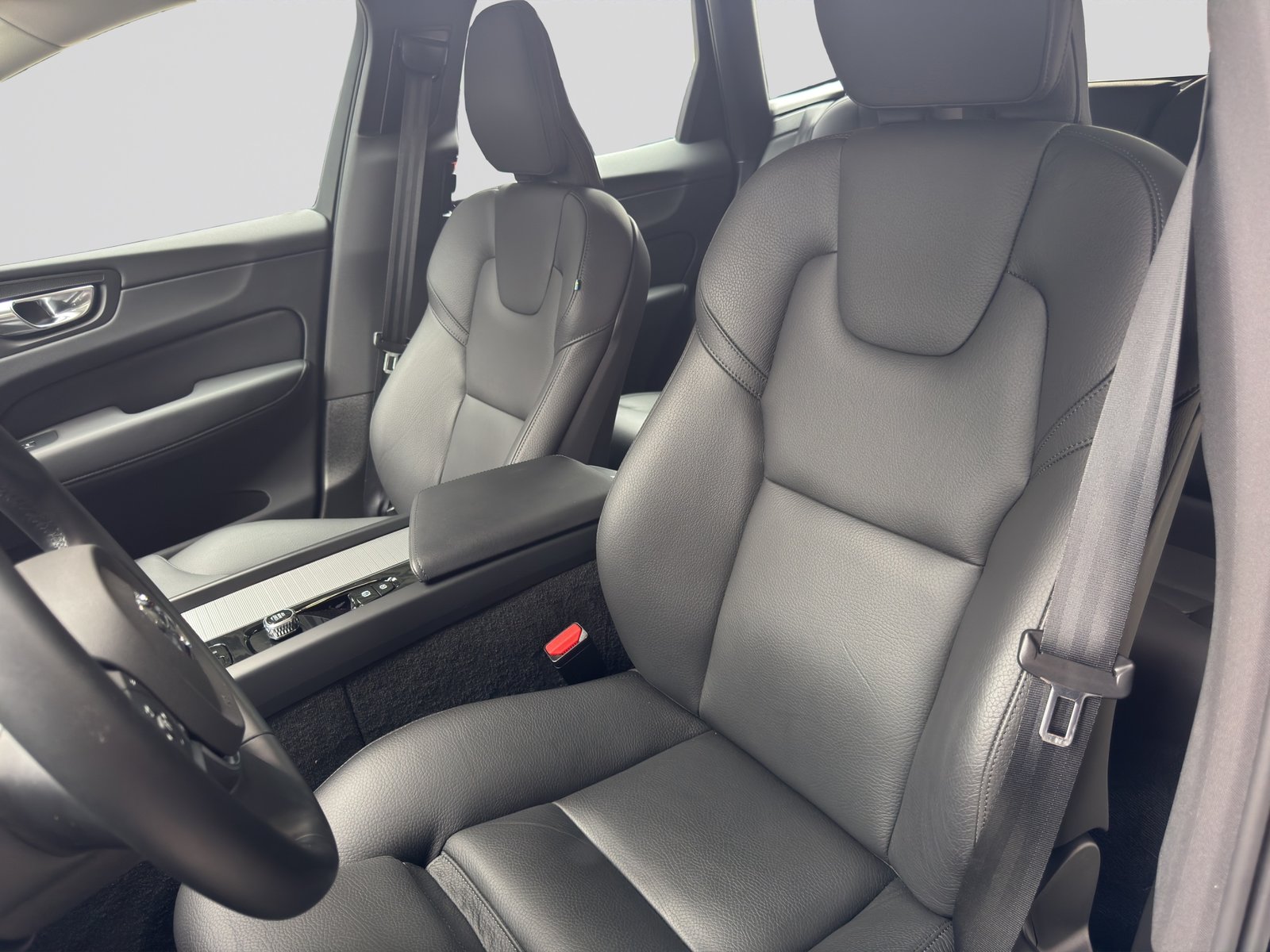 VOLVO XC60 B5 Benzin Mild Hybrid AWD Core Geartronic, Hybride Léger Essence/Électricité, Occasion / Utilisé, Automatique - 6