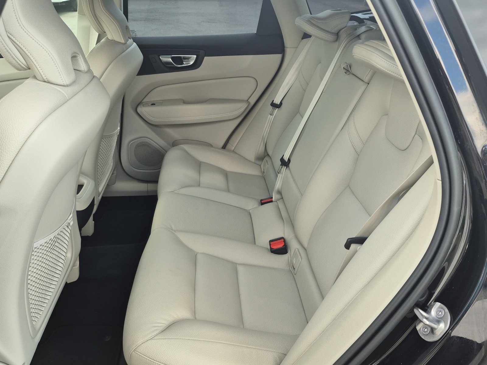 VOLVO XC60 2.0 B4 MH Plus Bright AWD, Mild-Hybrid Diesel/Electric, Second hand / Used, Automatic - 7