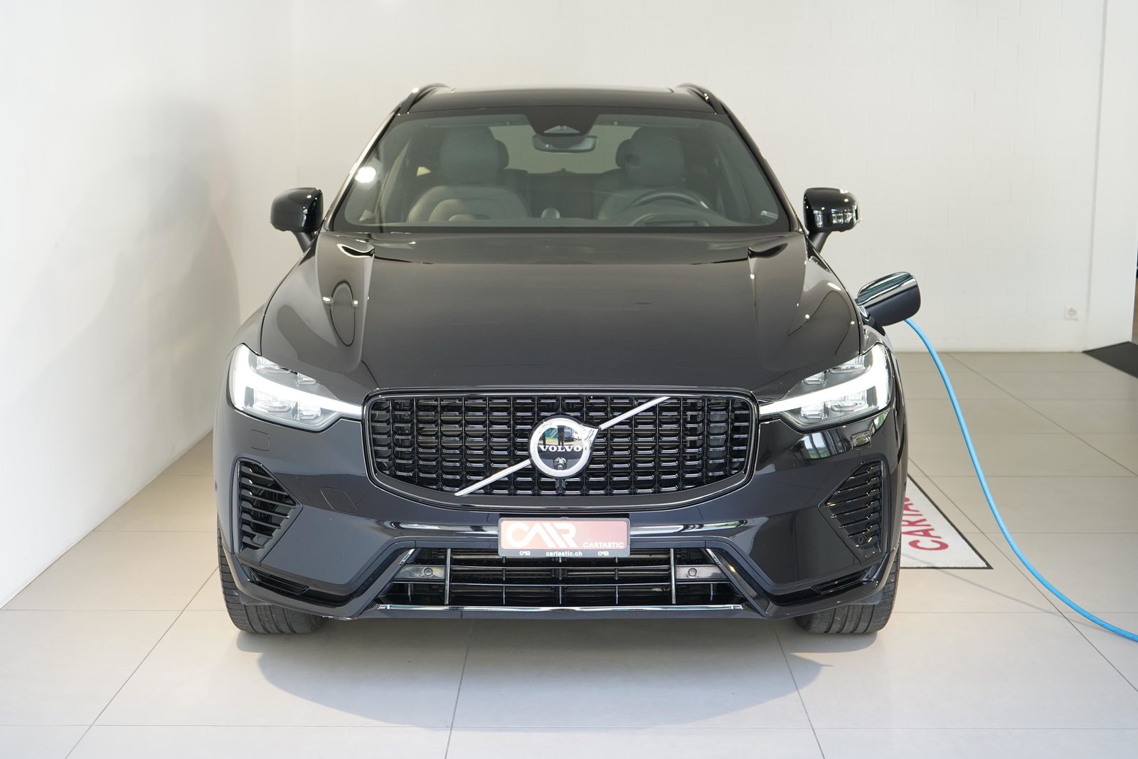 VOLVO XC60 2.0 T6 TE Ultimate Dark eAWD, Plug-in-Hybrid Petrol/Electric, Second hand / Used, Automatic - 2