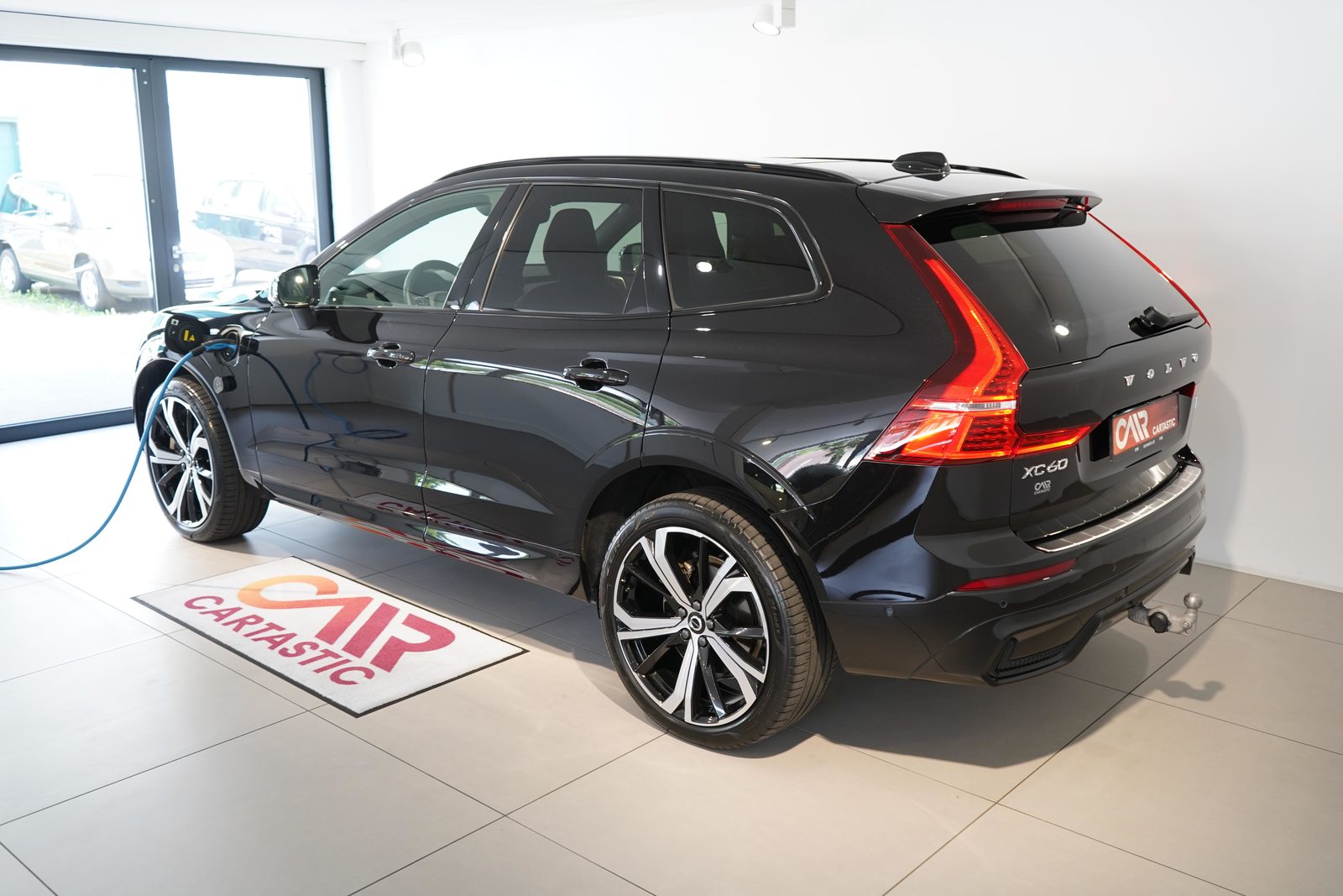 VOLVO XC60 2.0 T6 TE Ultimate Dark eAWD, Plug-in-Hybrid Petrol/Electric, Second hand / Used, Automatic - 3