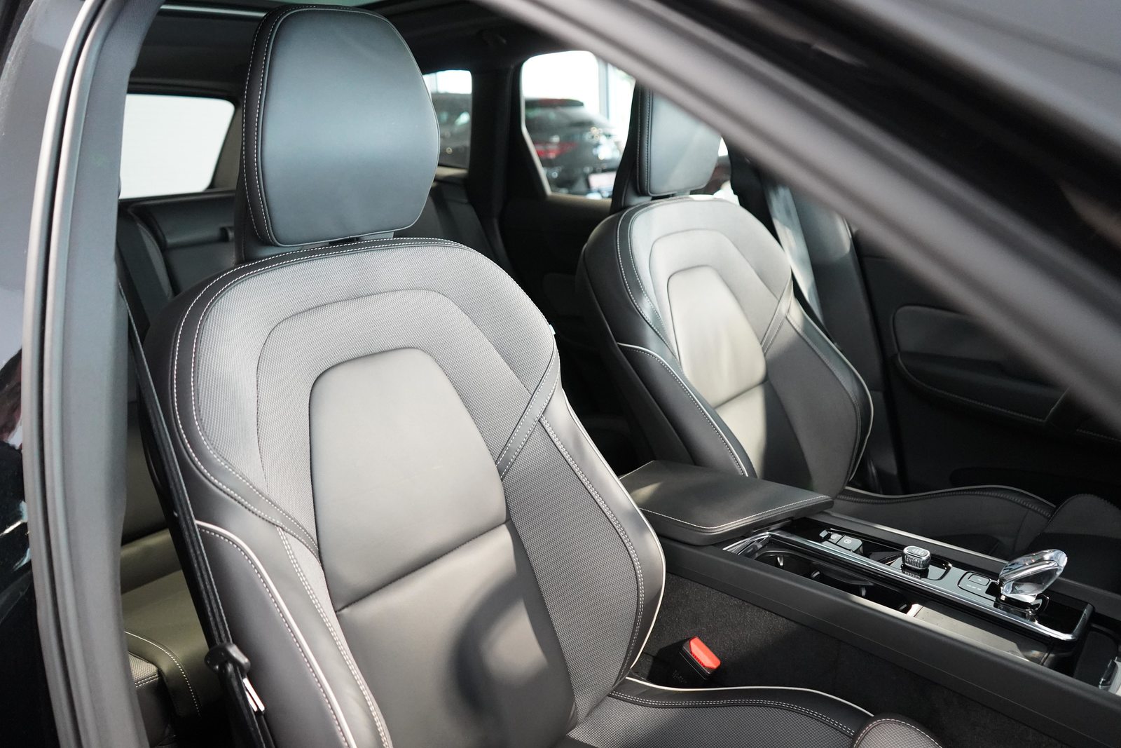 VOLVO XC60 2.0 T6 TE Ultimate Dark eAWD, Plug-in-Hybrid Petrol/Electric, Second hand / Used, Automatic - 7