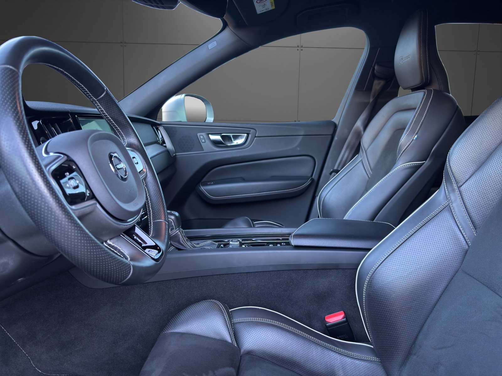 VOLVO XC60 T5 AWD R-Design Geartronic, Benzin, Occasion / Gebraucht, Automatik - 3