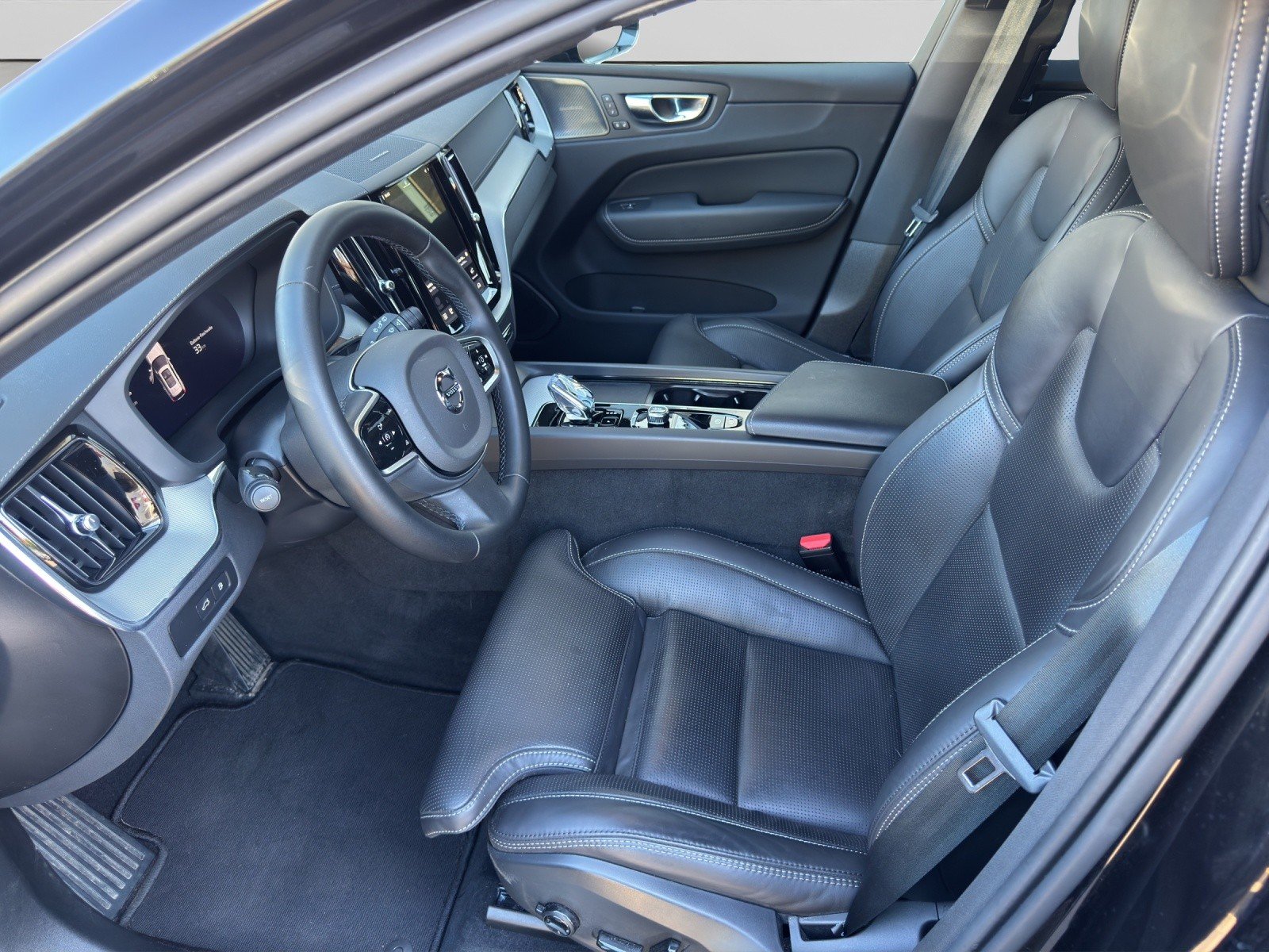 VOLVO XC60 2.0 T8 TE XCENTRIC Black Edition eAWD, Plug-in-Hybrid Petrol/Electric, Second hand / Used, Automatic - 7