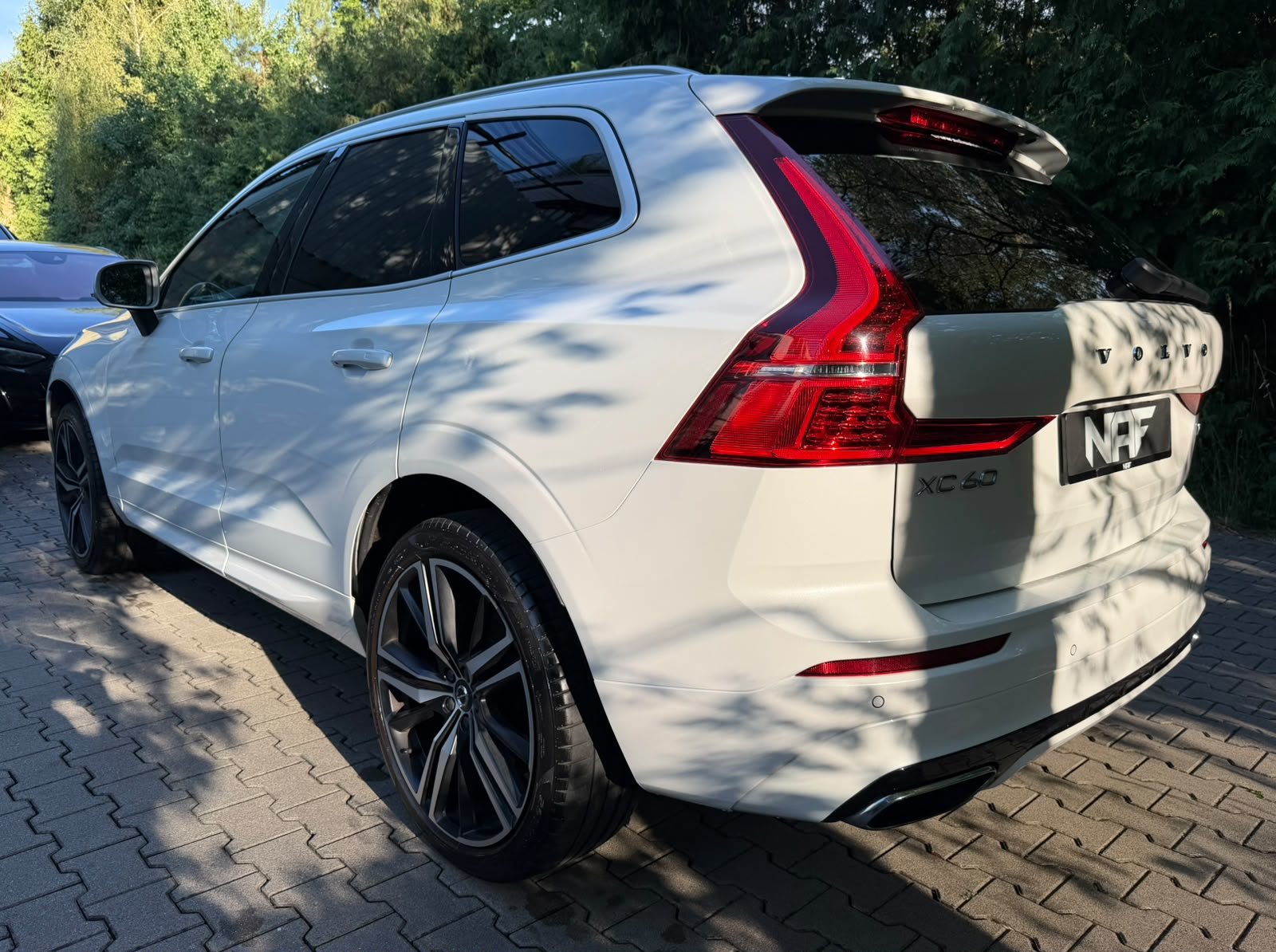 VOLVO XC60 T5 AWD R-Design Geartronic, Essence, Occasion / Utilisé, Automatique - 3