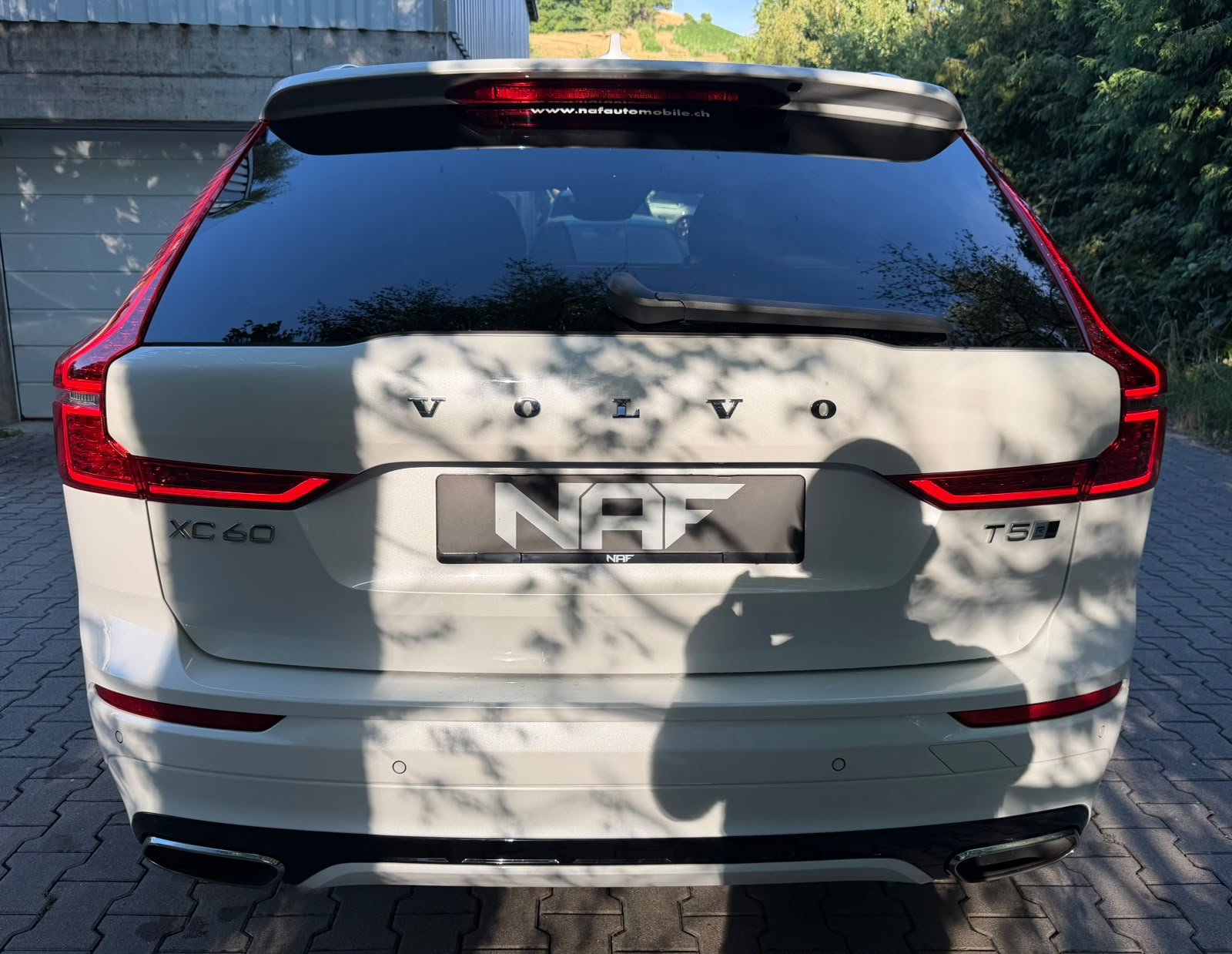 VOLVO XC60 T5 AWD R-Design Geartronic, Essence, Occasion / Utilisé, Automatique - 4