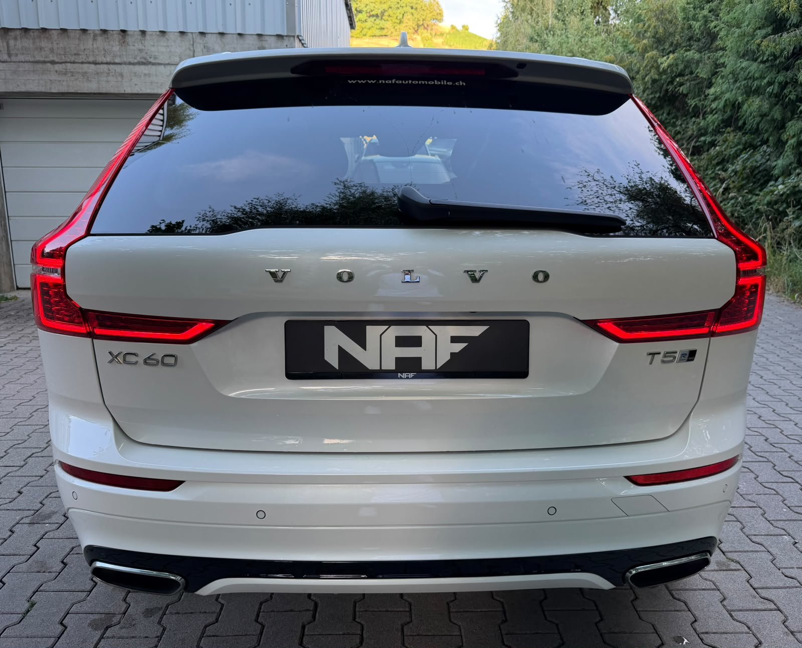 VOLVO XC60 T5 AWD R-Design Geartronic, Essence, Occasion / Utilisé, Automatique - 6