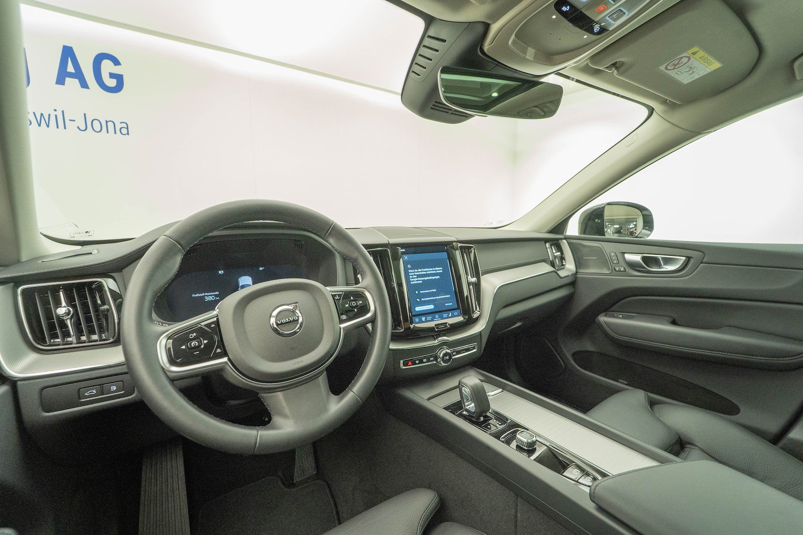 VOLVO XC60 2.0 T8 TE Ultimate Dark eAWD, Plug-in-Hybrid Benzin/Elektro, Occasion / Gebraucht, Automatik - 7