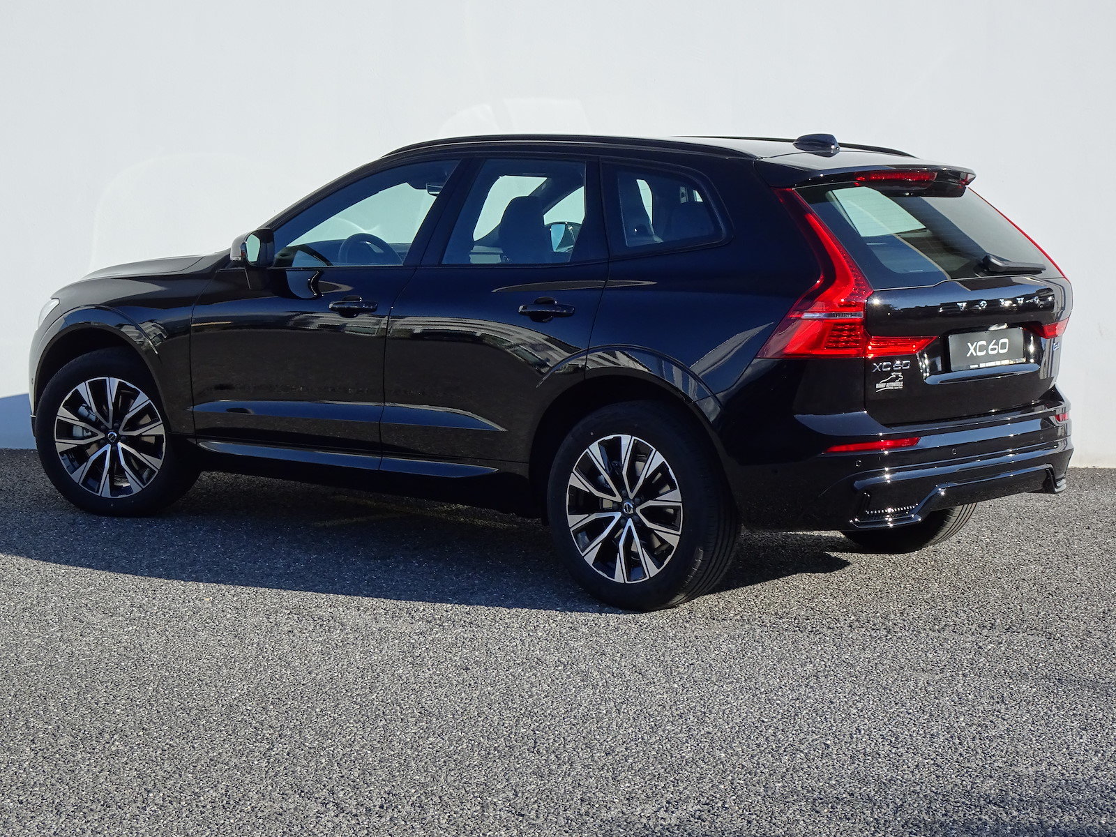 VOLVO XC60 2.0 B4 MH Plus Dark AWD, Mild-Hybrid Diesel/Elektro, Occasion / Gebraucht, Automatik - 3