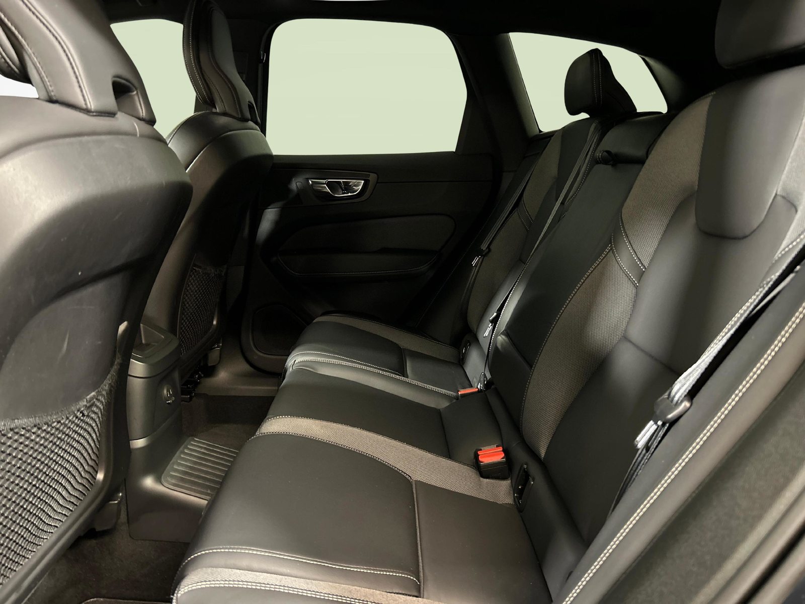 VOLVO XC60 2.0 T6 TE R-Design eAWD, Plug-in-Hybrid Benzina/Elettrica, Occasioni / Usate, Automatico - 4