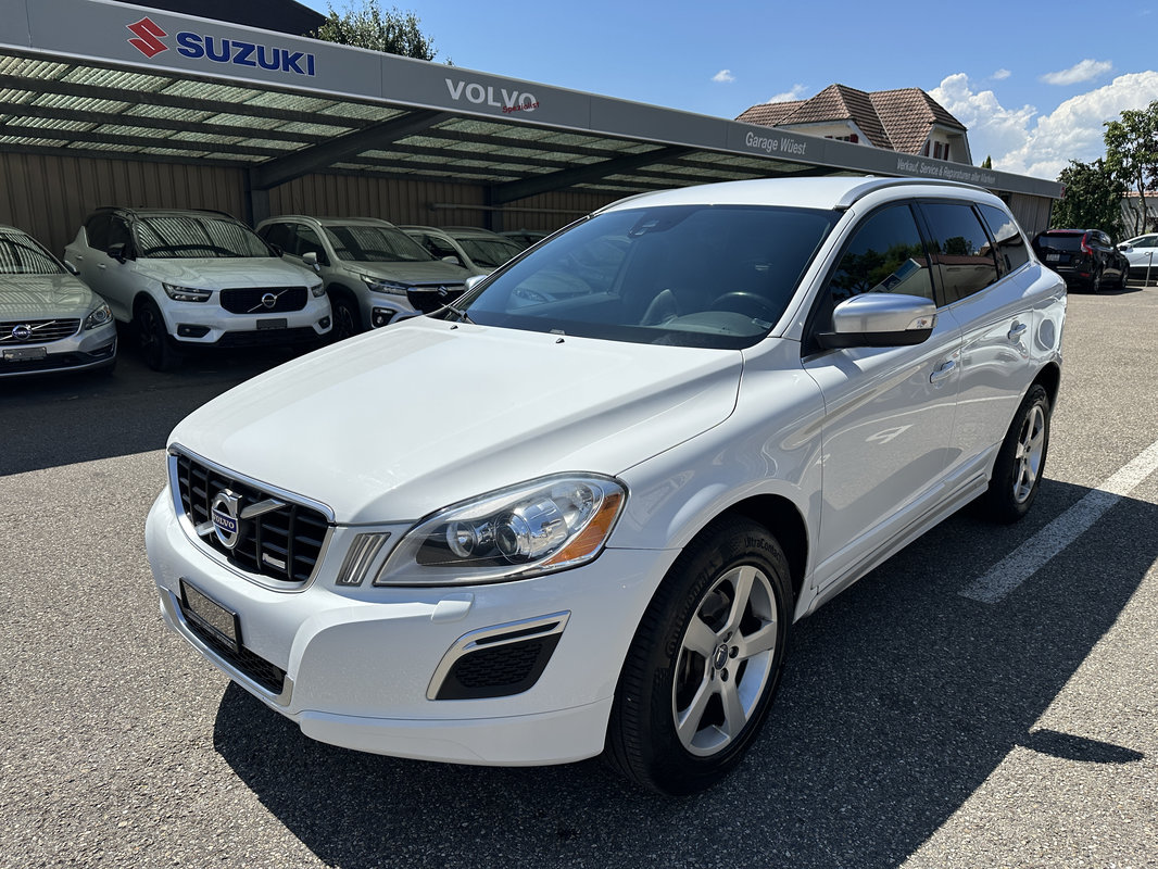 VOLVO XC60 2.4 D4 R-Design AWD