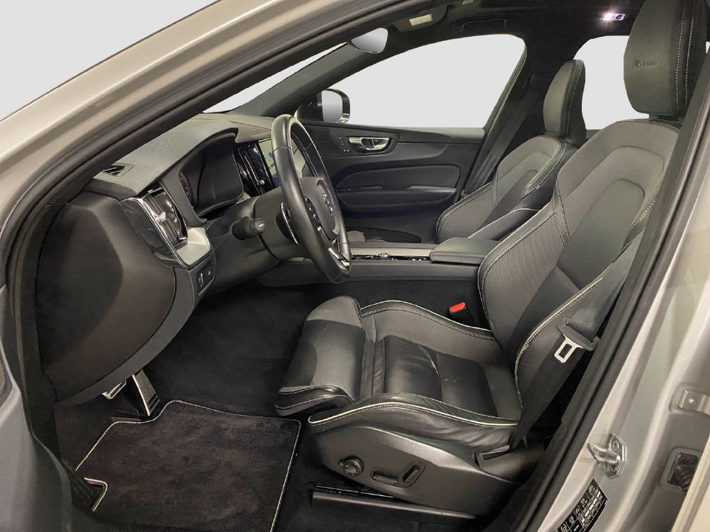 VOLVO XC60 2.0 B5 MH R-Design AWD, Mild-Hybrid Diesel/Elektro, Occasion / Gebraucht, Automatik - 6