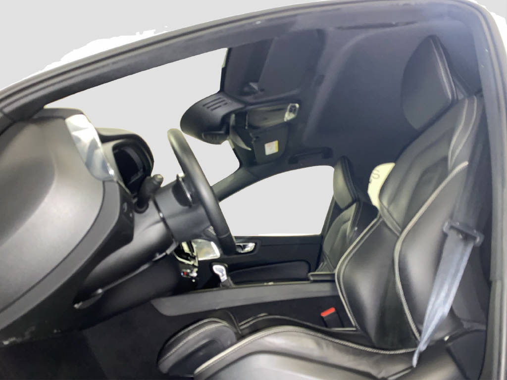 VOLVO XC60 2.0 D4 R-Design AWD, Diesel, Occasion / Gebraucht, Automatik - 7