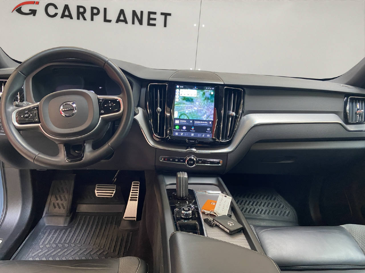 VOLVO XC60 2.0 T6 TE R-Design eAWD, Plug-in-Hybrid Benzin/Elektro, Occasion / Gebraucht, Automatik - 6