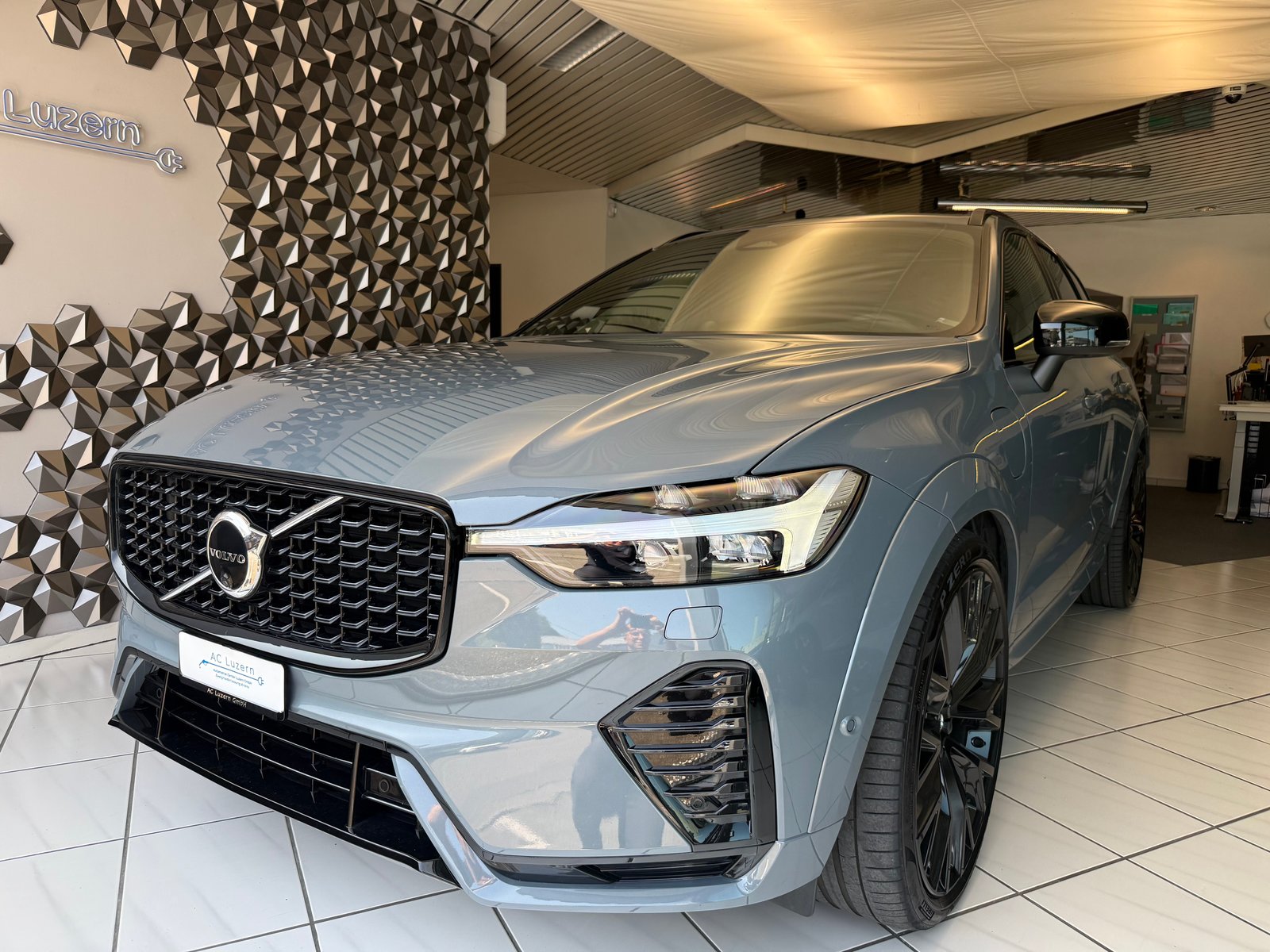 VOLVO XC60 T8 eAWD PluginHybrid Ultimate Dark Geartronic