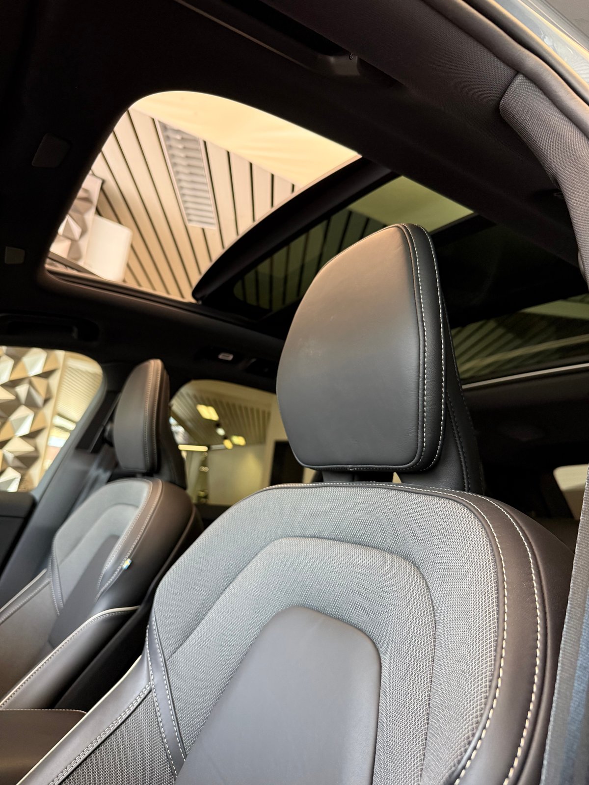 VOLVO XC60 T8 eAWD PluginHybrid Ultimate Dark Geartronic, Plug-in-Hybrid Petrol/Electric, Second hand / Used, Automatic - 6